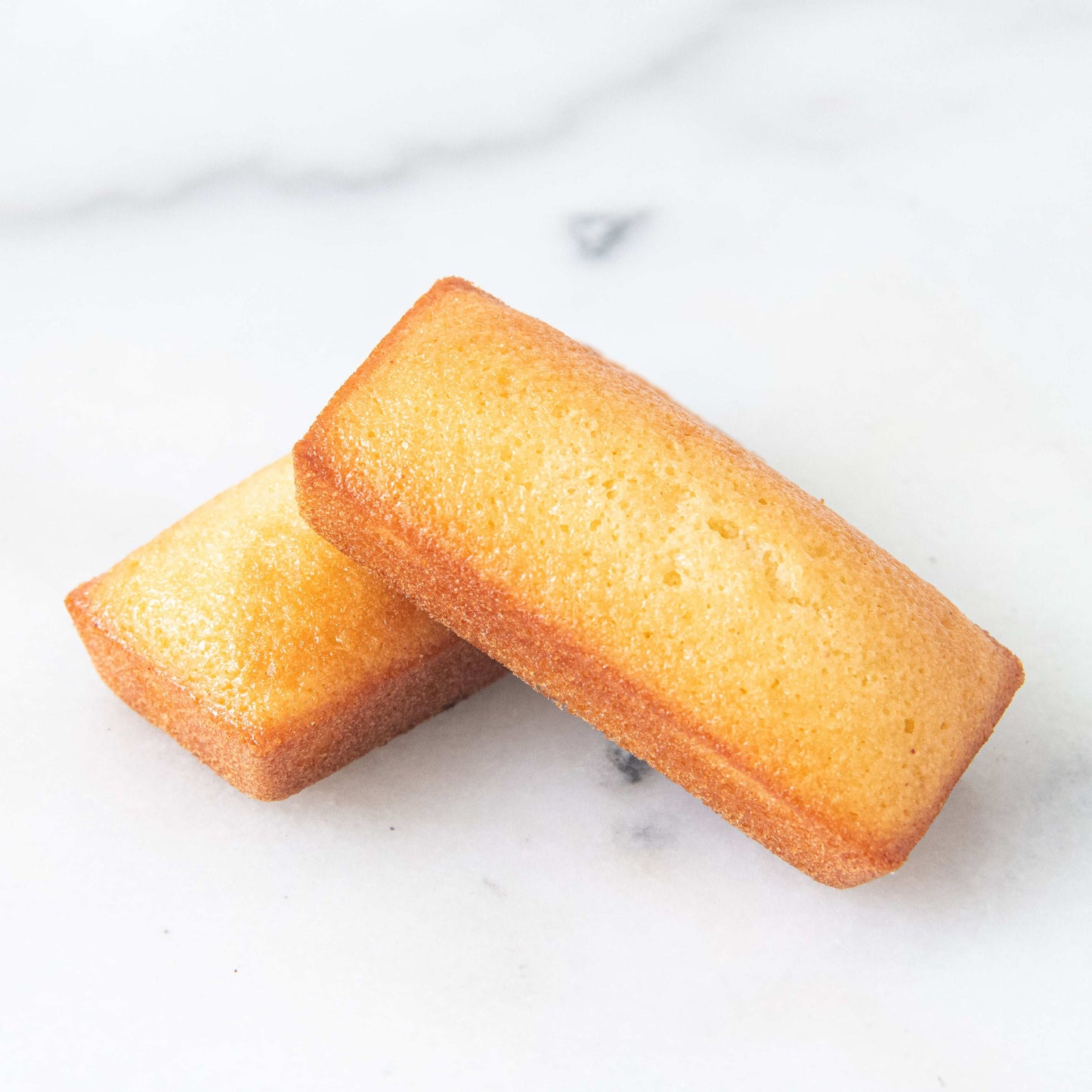 Bundle Set | 6pcs Golden Treat French Financier (3x Original + 3 Chocolate) + 6pcs C1 Macarons | $24.80 Nett