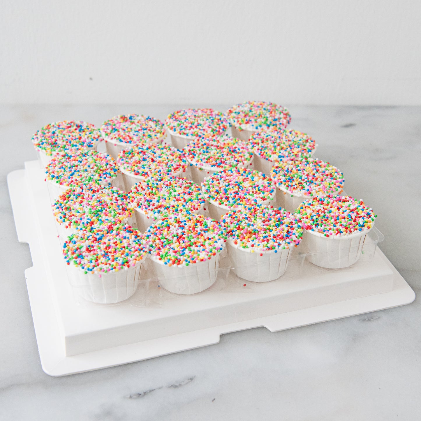 16pcs Viral Dot Cupcake In Gift Box | $48.80 Nett