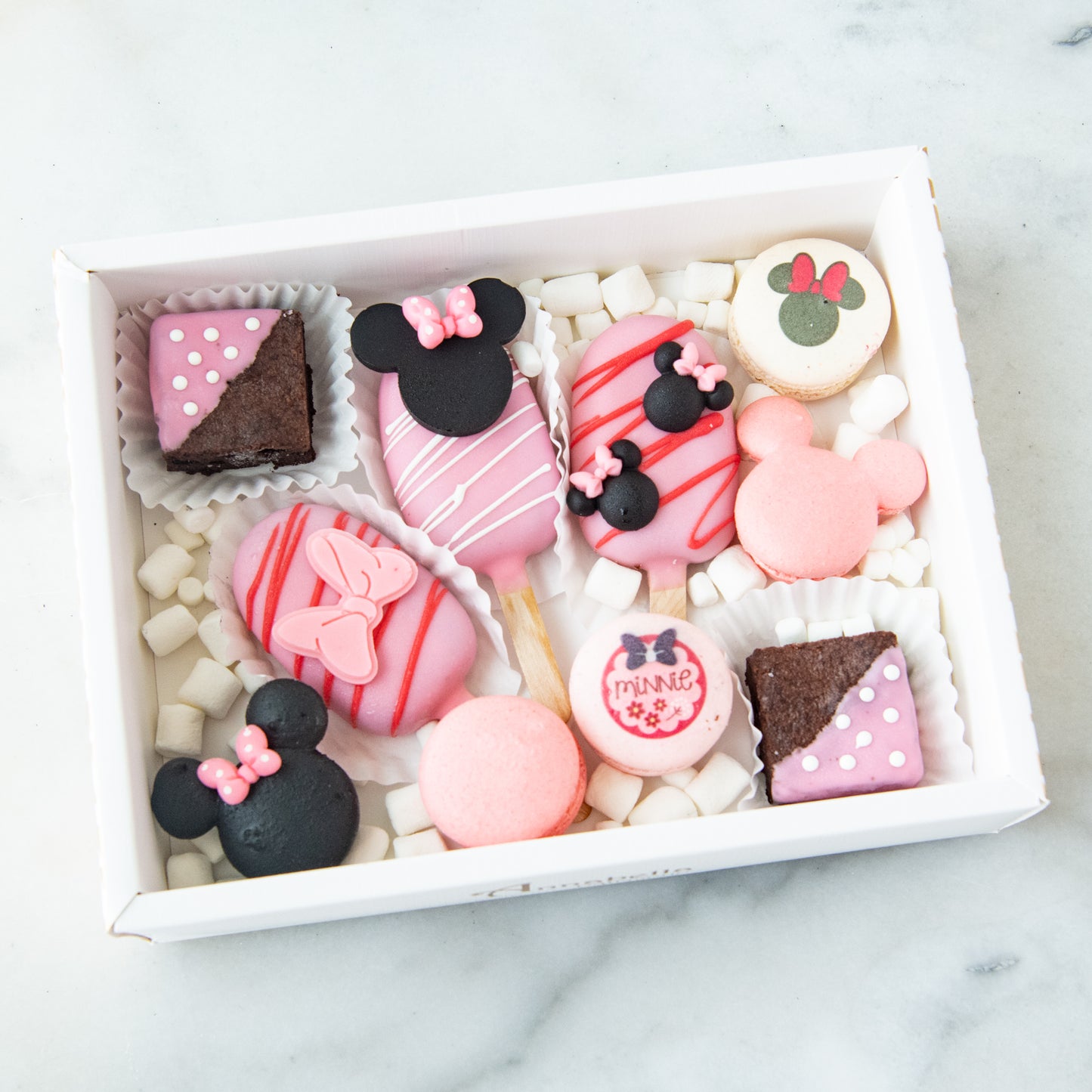 Disney Minnie Mouse Macaron Cakesicles Set | (U.P $65.80)