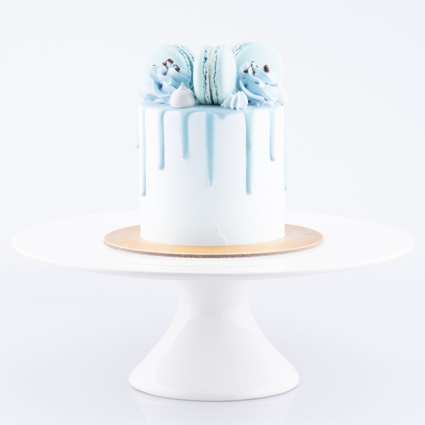 Bundle Set | Cookies & Cream Cake Petite + 6pcs C1 Macarons | $39.90 Nett