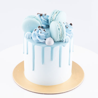 Bundle Set | Cookies & Cream Cake Petite + 6pcs C1 Macarons | $39.90 Nett