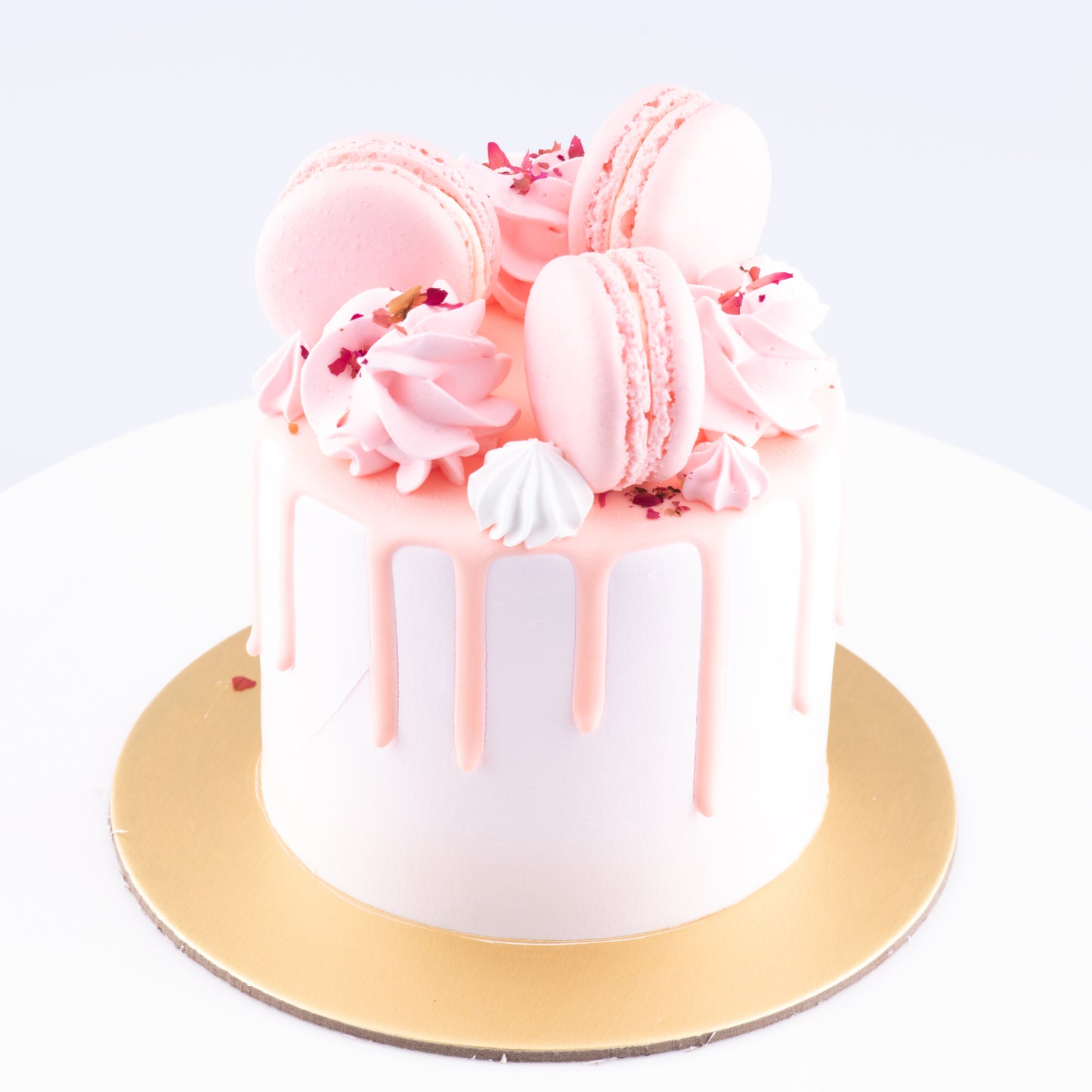 Bundle Set | Lychee Rose Cake Petite + 6pcs C1 Macarons | $39.90 Nett