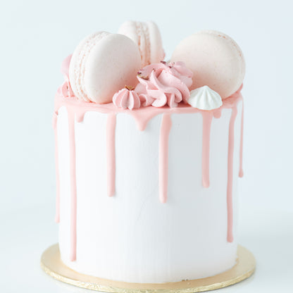 Bundle Set | Lychee Rose Cake Petite + 6pcs C1 Macarons | $39.90 Nett